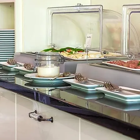 Nakuk Und Restaurant * Hooksiel
